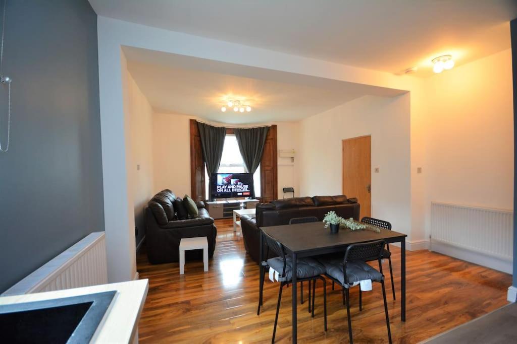 Lovely 4Bedroom Apartment Londen Buitenkant foto