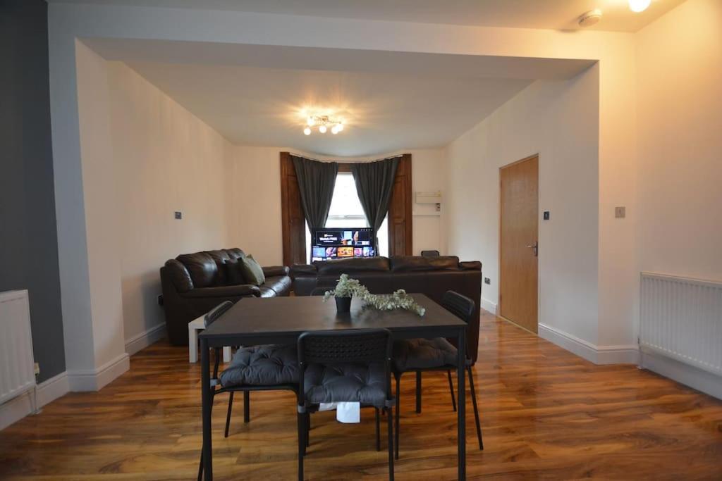 Lovely 4Bedroom Apartment Londen Buitenkant foto