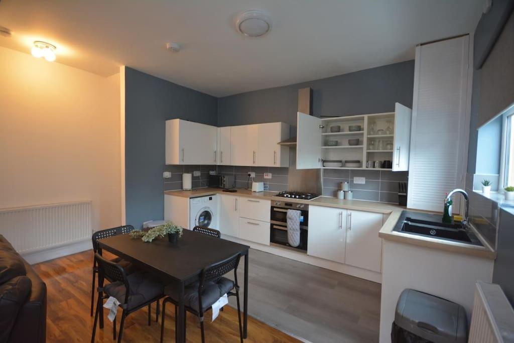 Lovely 4Bedroom Apartment Londen Buitenkant foto