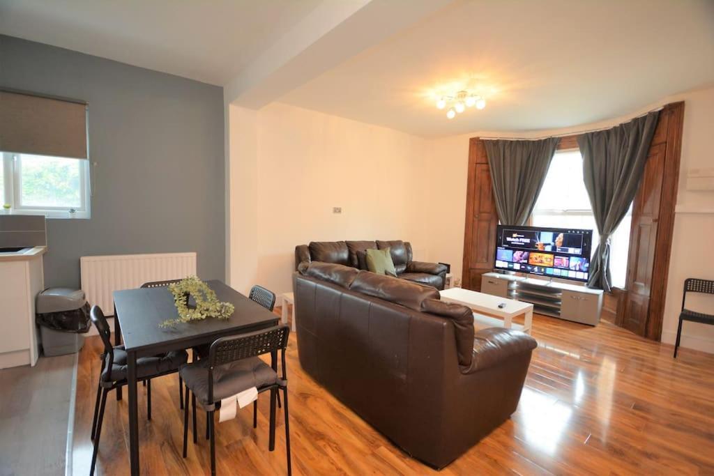 Lovely 4Bedroom Apartment Londen Buitenkant foto