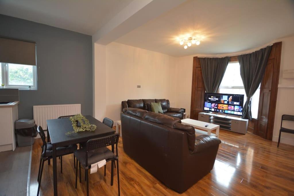 Lovely 4Bedroom Apartment Londen Buitenkant foto